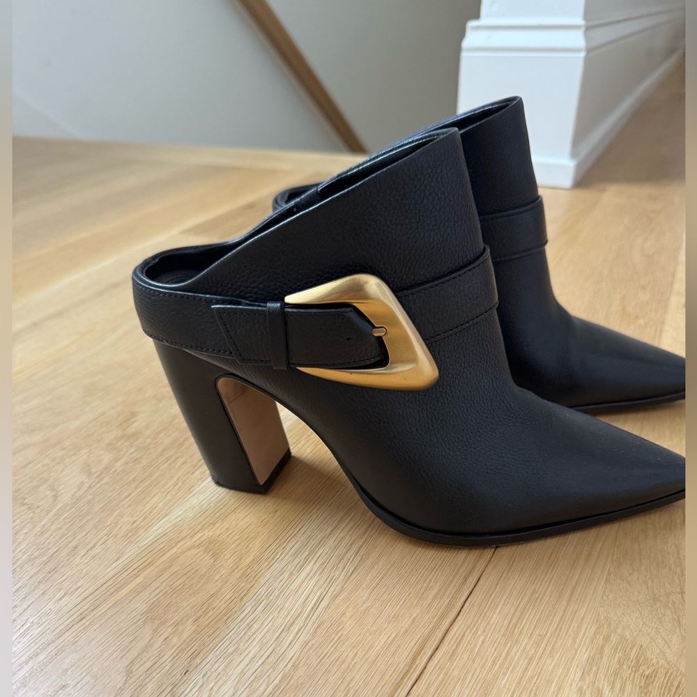 Vince Camuto Black Leather Pointed-Toe Mule Clogs with Gold Buckle